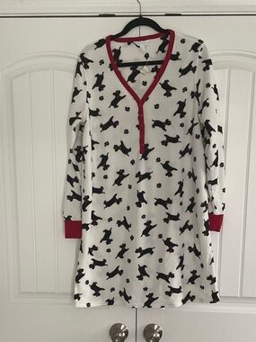 Charter Club White Nightgown with Black Dog and Red Trim